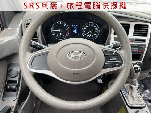 2025年自排小霸王全新中獎車/小粒頭長車斗/駕駛座SRS氣囊/安全帶未繫警示系統/鯊魚鰭天線/旅程電腦快撥鍵/原廠保固  第4張相片