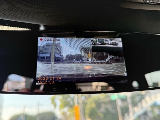 S-AWC 旗艦四傳/超低里程只跑3萬5/電尾門/電動椅/免鑰匙/ACC跟車/雙區恆溫/Yes認證全車原鈑件/里程保證  第10張相片