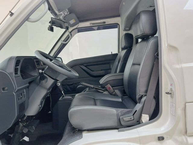 自排8人座客貨廂車/安卓影音/定速+盲點偵測/後座獨立空調/正時皮帶已更換(附原廠7.3萬公里定保維修履歷)/里程保證  第3張相片