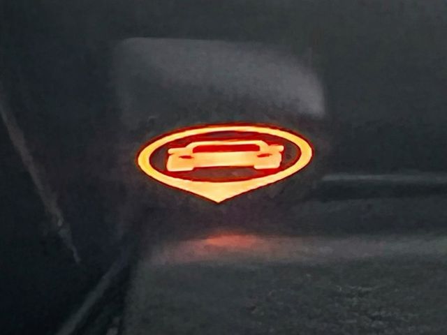 自排8人座客貨廂車/安卓影音/定速+盲點偵測/後座獨立空調/正時皮帶已更換(附原廠7.3萬公里定保維修履歷)/里程保證  第9張相片