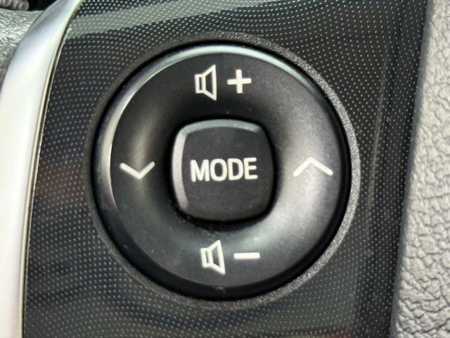 五人時尚休旅/Keyless免鑰匙啟動/恆溫+倒車雷達/行車記錄器/Yes認證全車原鈑件/里程保證  第7張相片