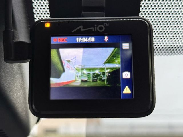 五人時尚休旅/Keyless免鑰匙啟動/恆溫+倒車雷達/行車記錄器/Yes認證全車原鈑件/里程保證  第10張相片