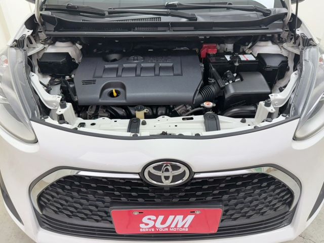 五人時尚休旅/Keyless免鑰匙啟動/恆溫+倒車雷達/行車記錄器/Yes認證全車原鈑件/里程保證  第11張相片