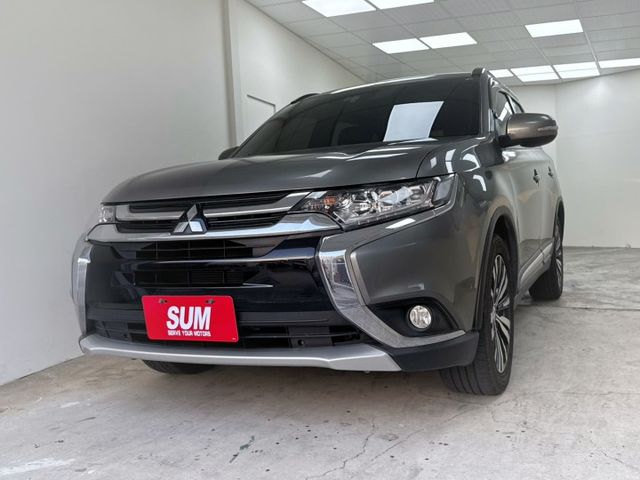 尊貴型/電尾門/I-Key摸門解鎖/引擎啓閉按鈕/ACC跟車/全程原廠保養/Yes認證全車原鈑件  第1張相片