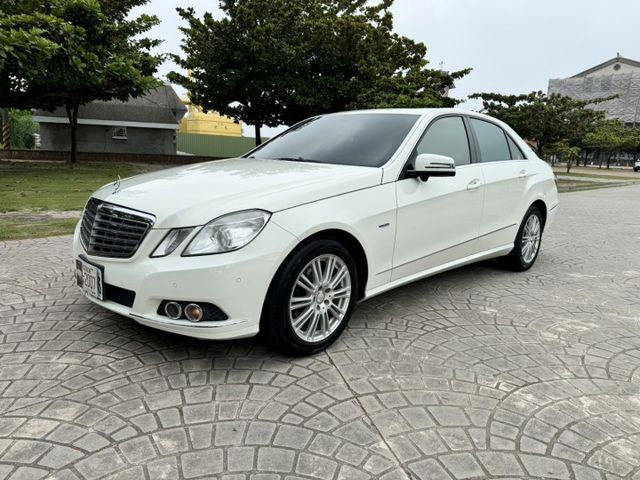 大億汽車-2012年式E220CDI.小改款七速變速箱.安卓.全網最便宜.0頭款交車.可超額貸.  第1張相片
