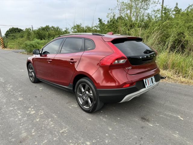 大億汽車-2014年V40 Cross Country.最安全的柴油小休旅.經典色系.選配雙色內裝.  第5張相片
