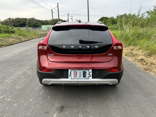 大億汽車-2014年V40 Cross Country.最安全的柴油小休旅.經典色系.選配雙色內裝.  第6張相片