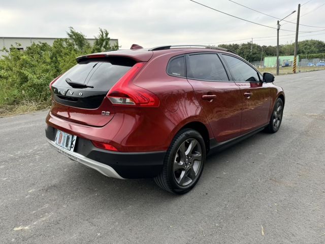 大億汽車-2014年V40 Cross Country.最安全的柴油小休旅.經典色系.選配雙色內裝.  第7張相片
