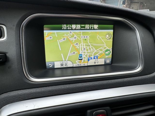 大億汽車-2014年V40 Cross Country.最安全的柴油小休旅.經典色系.選配雙色內裝.  第19張相片