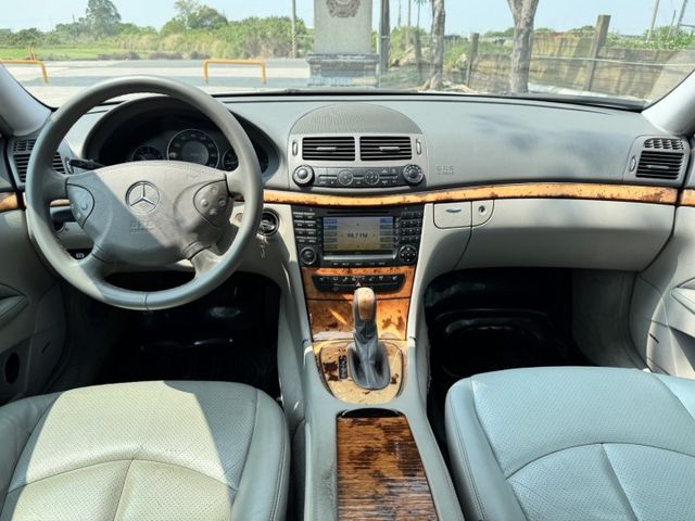 E-CLASS W211  第10張相片
