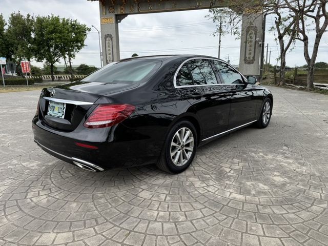 大億汽車-2018年式E200.總代理／認證車／里程保證／氣氛燈／導航／雙電動椅  第7張相片