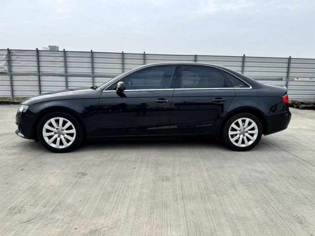 大億汽車-2012年A4 2.0T.一手車.只跑9萬.保證全台車況最美.內飾最優  第4張相片