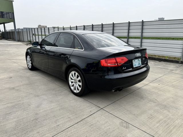 大億汽車-2012年A4 2.0T.一手車.只跑9萬.保證全台車況最美.內飾最優  第5張相片