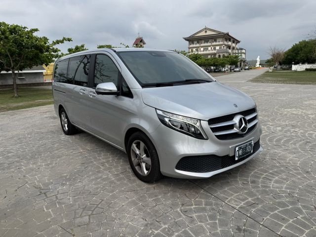 大億汽車-2020年V250d.盲點.360環景.電動尾門.電動側滑門.三區恆溫.APPLE-CARPLAY  第3張相片