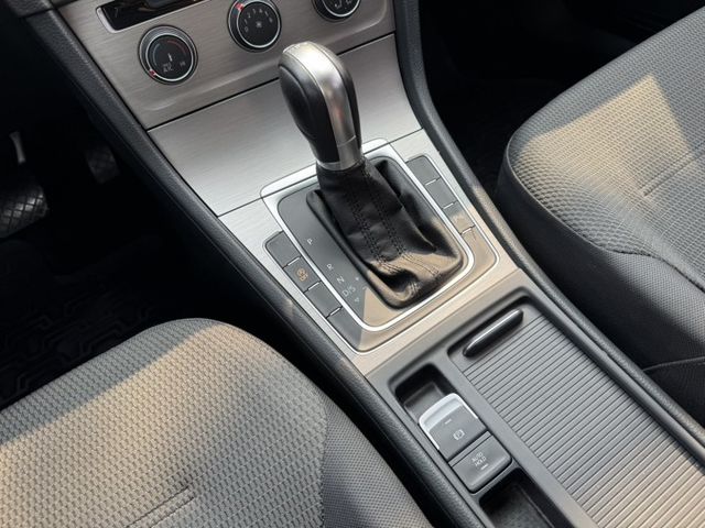 大億汽車-2016年GOLF.認證車.無待修.原鈑件.定速.CAR-PLAY.新手上路的最好選擇.  第11張相片