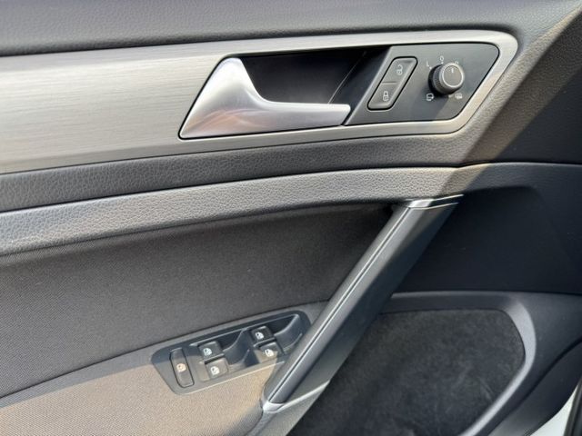 大億汽車-2016年GOLF.認證車.無待修.原鈑件.定速.CAR-PLAY.新手上路的最好選擇.  第16張相片