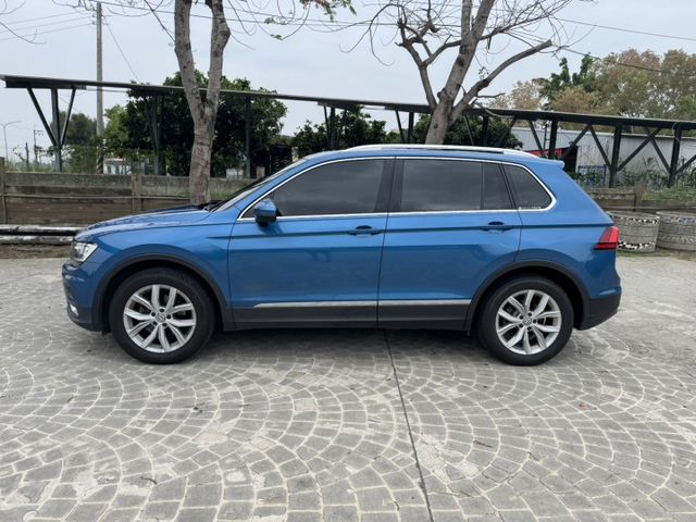大億汽車-2016年Tiguan CL.一手美車/僅跑8萬公里/認證車/I-KEY/電尾門/電動椅/電熱椅/LED/  第4張相片