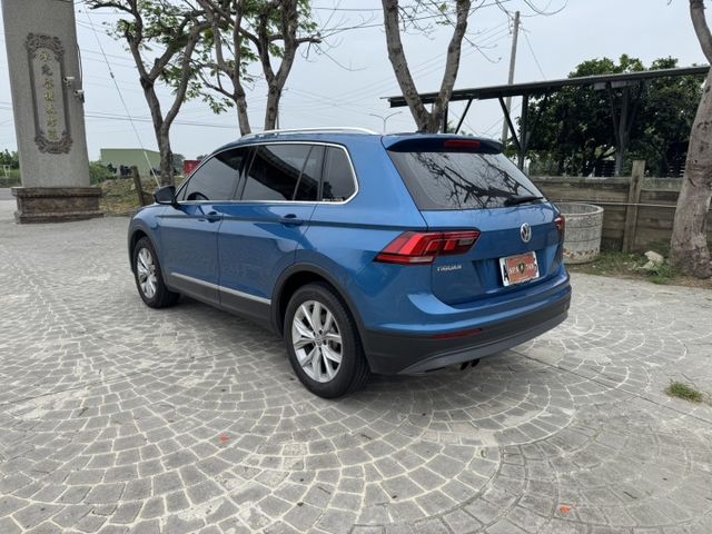 大億汽車-2016年Tiguan CL.一手美車/僅跑8萬公里/認證車/I-KEY/電尾門/電動椅/電熱椅/LED/  第5張相片