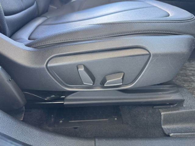 大億汽車-2016年218.里程跑少.KEY-GO.電尾門.停車輔助.輕鬆好上手.最划算的保姆車.  第15張相片