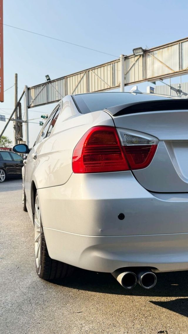 BMW寶馬 330I  第5張相片