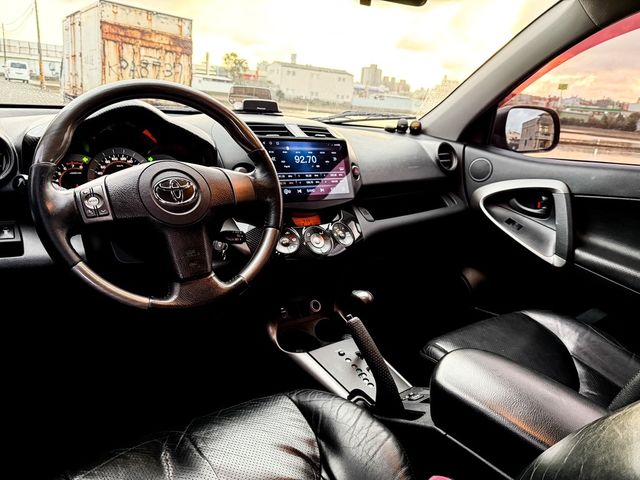TOYOTA豐田 RAV4  第29張相片