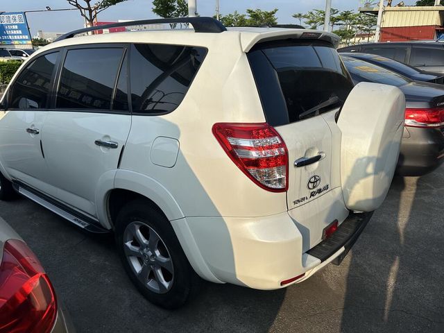 TOYOTA豐田 RAV4  第3張相片