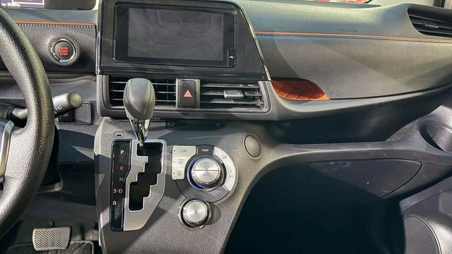 TOYOTA豐田 SIENTA  第7張相片