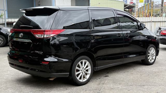 TOYOTA豐田 PREVIA  第2張相片