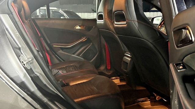 M-BENZ賓士 CLA250  第7張相片