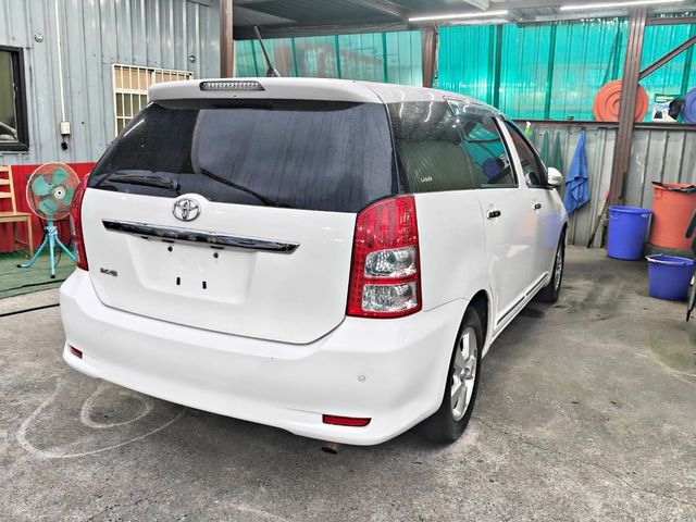 TOYOTA豐田 WISH  第2張相片