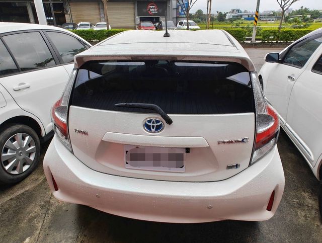 TOYOTA豐田 PRIUS C  第4張相片