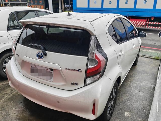 TOYOTA豐田 PRIUS C  第6張相片