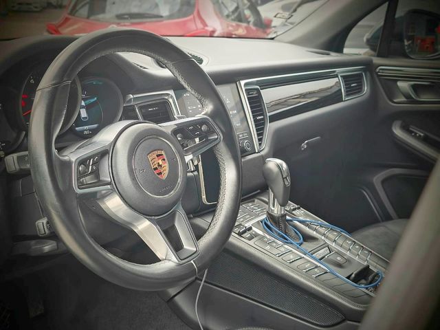 PORSCHE保時捷 MACAN  第5張相片