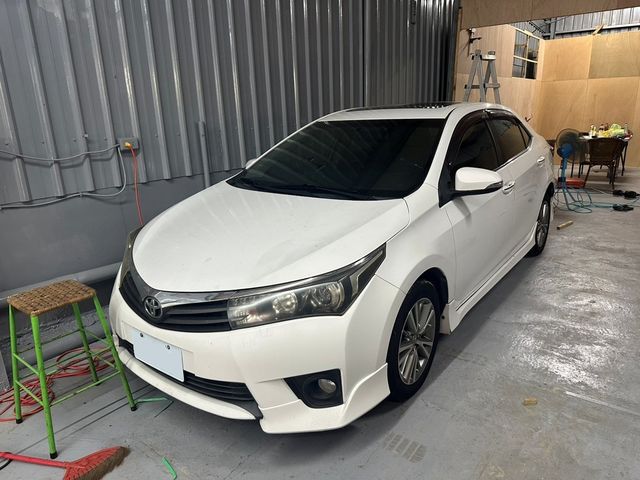 TOYOTA豐田 ALTIS  第1張相片