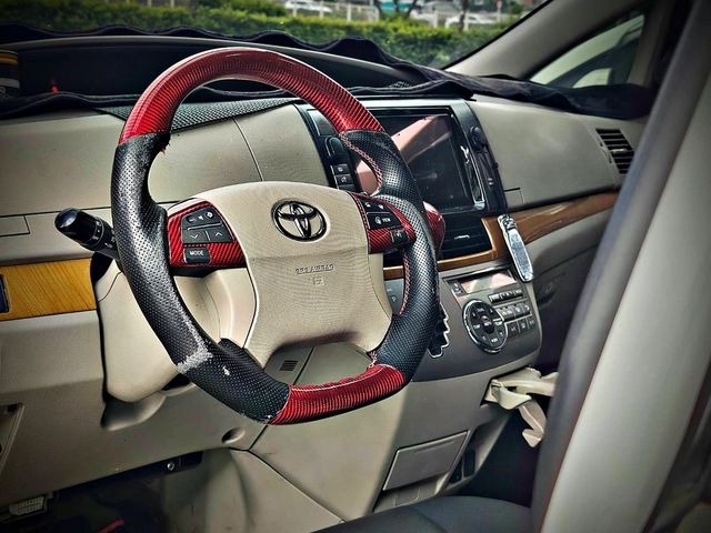 TOYOTA豐田 PREVIA  第3張相片
