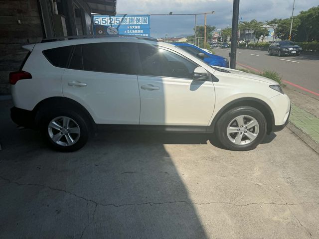 TOYOTA豐田 RAV4  第3張相片