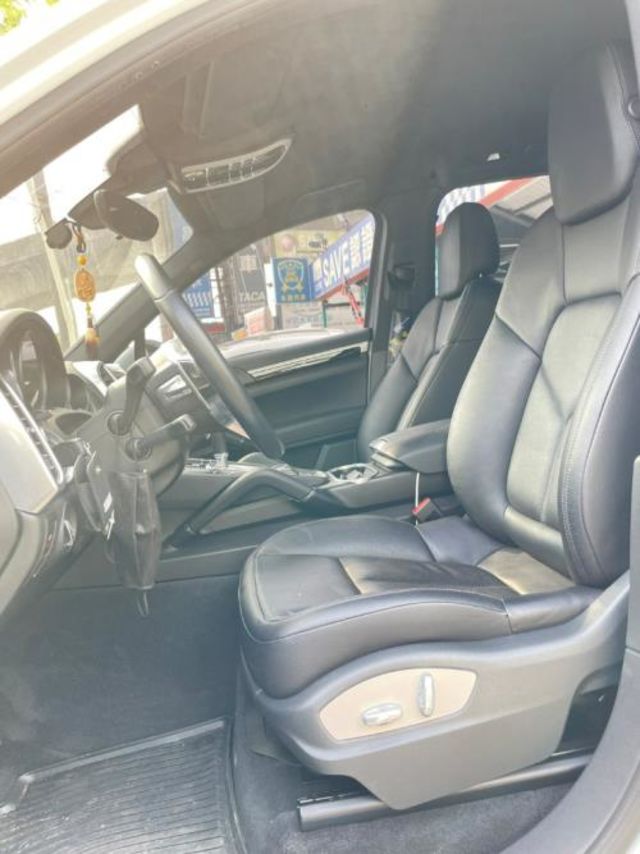 PORSCHE保時捷 CAYENNE  第7張相片