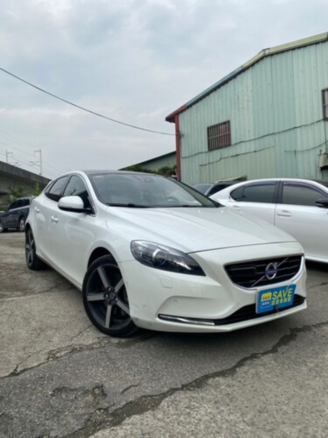 VOLVO富豪 V40  第2張相片