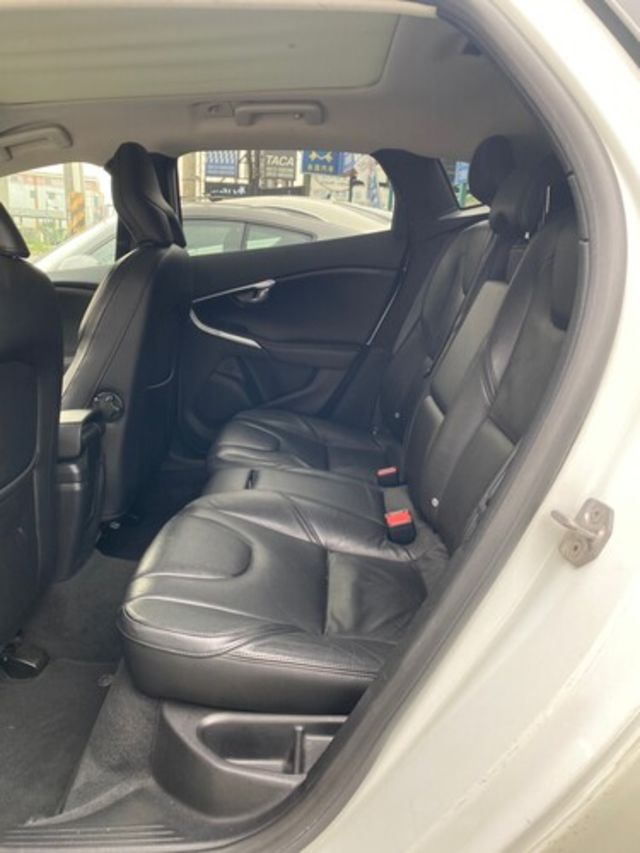 VOLVO富豪 V40  第8張相片