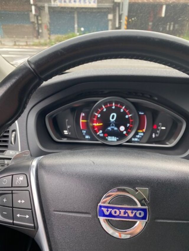 VOLVO富豪 V40  第11張相片