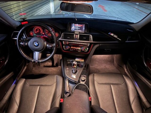 BMW寶馬 318D SEDAN  第8張相片