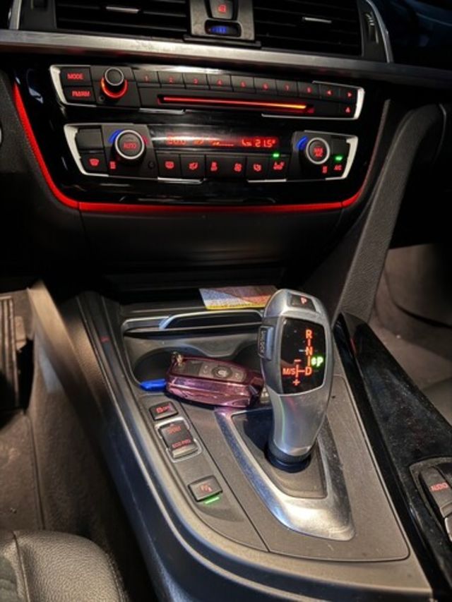 BMW寶馬 318D SEDAN  第13張相片