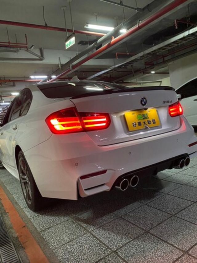 BMW寶馬 318D SEDAN  第5張相片