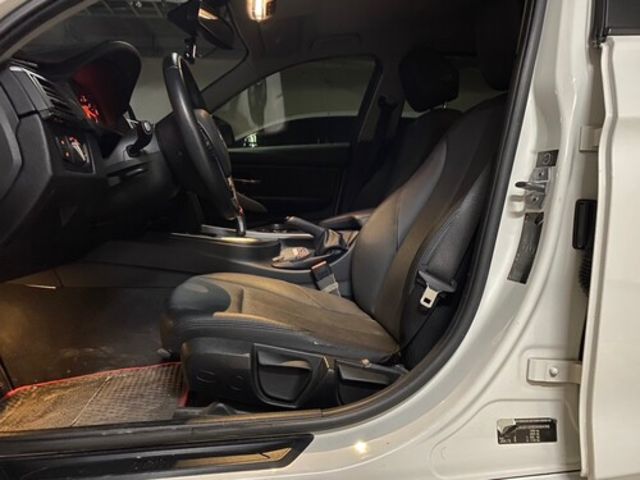 BMW寶馬 318D SEDAN  第7張相片