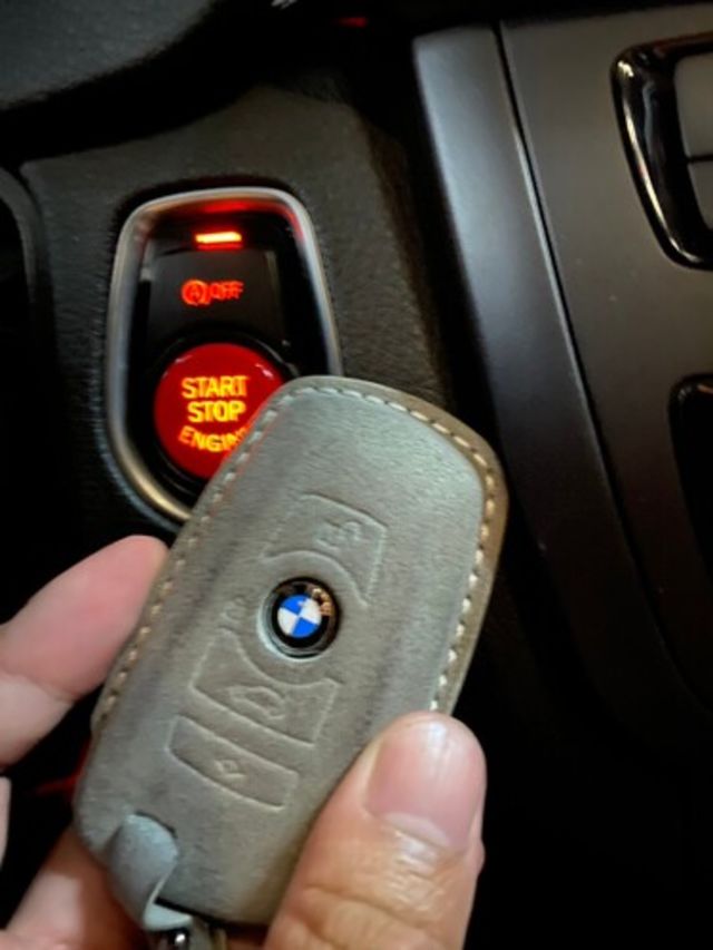 BMW寶馬 318D SEDAN  第11張相片