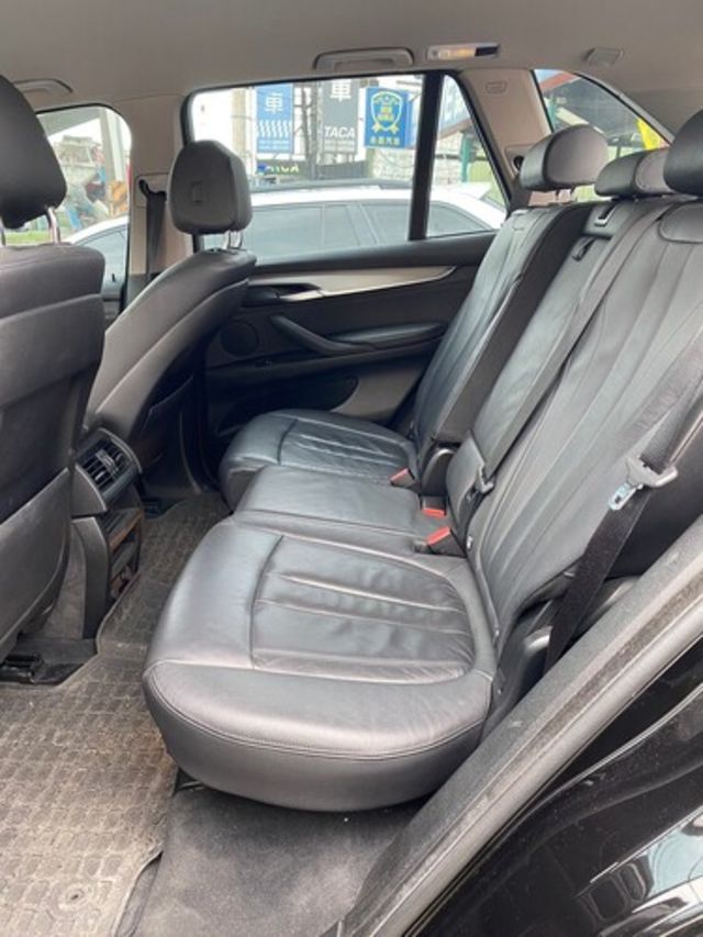 BMW寶馬 X5 XDRIVE25D  第8張相片