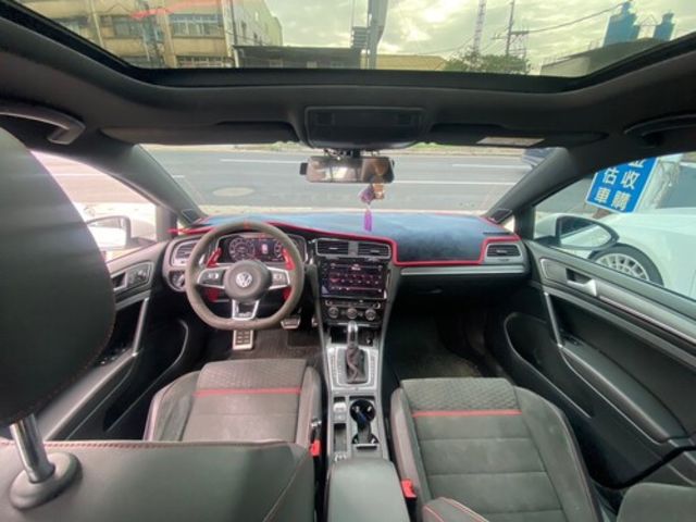 VOLKSWAGEN福斯 GOLF GTI  第6張相片