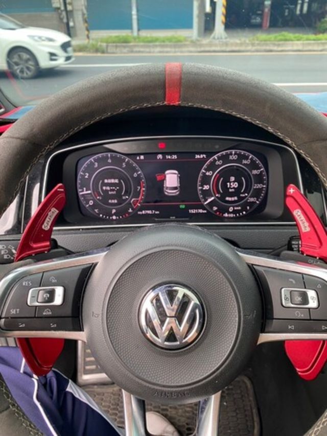 VOLKSWAGEN福斯 GOLF GTI  第9張相片