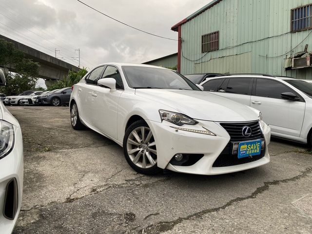 LEXUS凌志 IS 300H  第1張相片