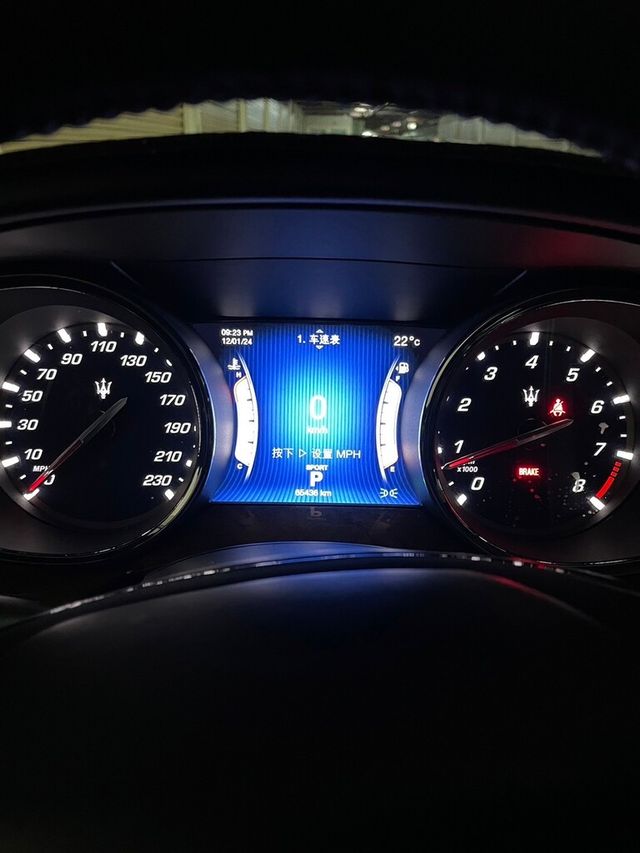 MASERATI瑪莎拉蒂 QUATTROPORTE  第11張相片